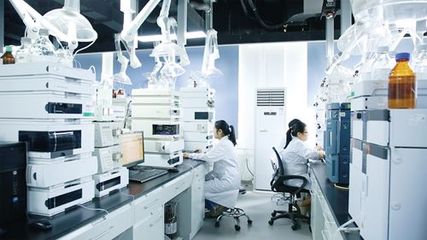 記中國檢科院國家科技進(jìn)步獎二等獎獲得者張峰團(tuán)隊(duì)